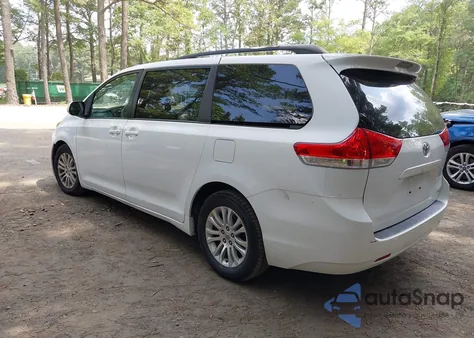 2011 Toyota Sienna Xle V6 из США, поврежденный, VIN 5TDYK3DC1BS155711